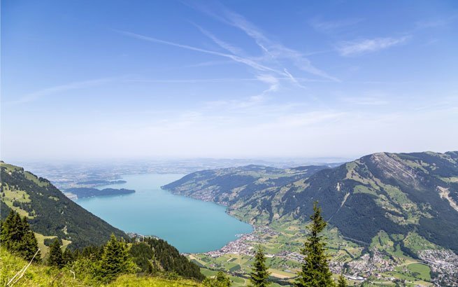 Anita Brechbühl zeigt auf ihrem Schweizer Reiseblog travelita.ch die schönsten Orte: Hier der Ausblick auf den Zugersee