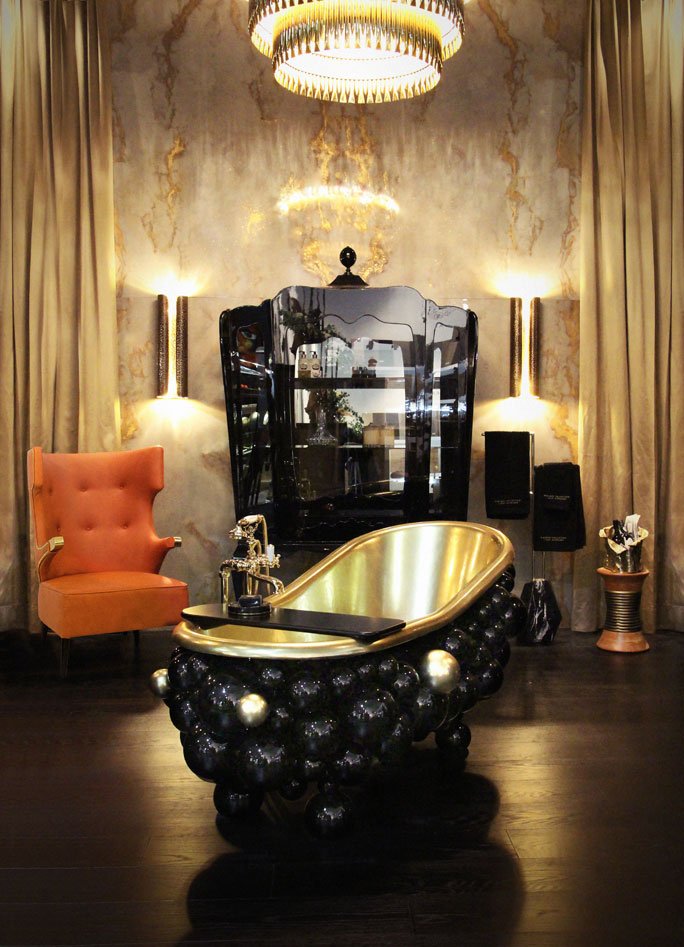 Futuristische Luxus-Badewanne in Schwarz-Gold