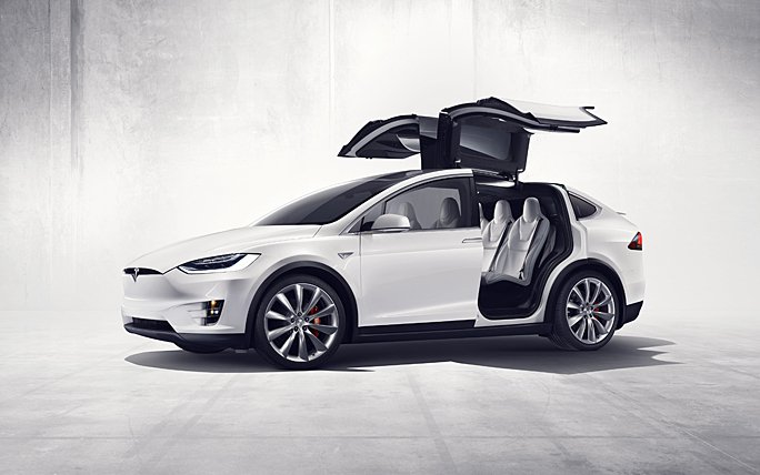 Tesla Model X: Erstes SUV mit Flügeltüren