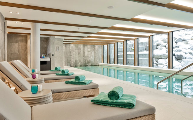Spa Zürich: Poolbereich im Di Piu Spa im Hotel Atlantis