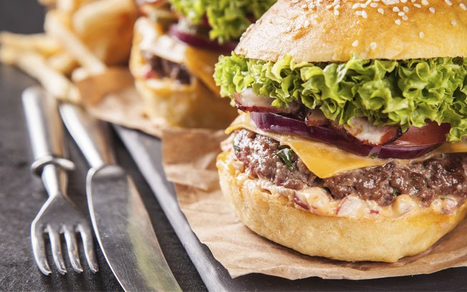 Hamburger Rezept: American Burger mit Beef und Käse