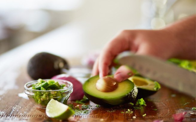 Avocados sind die gesunde Alternative zu Rahm und die ideale Basis für feine Desserts. Wir verraten die 5 besten Avocado Rezepte.