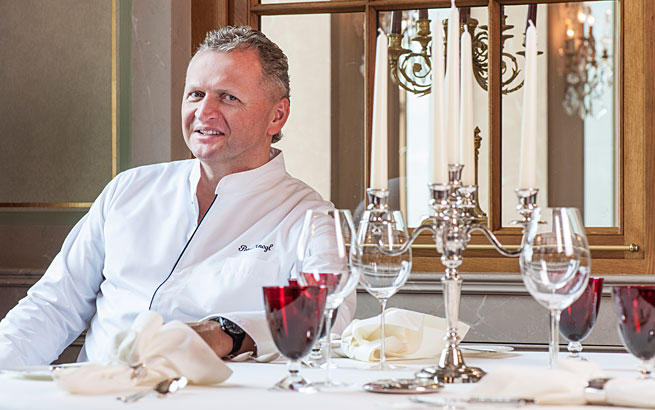 Peter Knogl: Der Küchenchef des Basler Restaurants Cheval Blanc wurde mit drei Michelin Sternen ausgezeichnet.