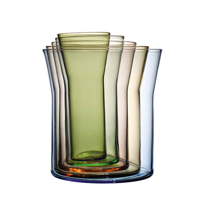 Vasen in zarten Tönen aus mundgeblasenem Glas