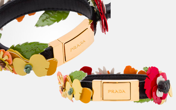 Blumenmädchen mit Armband von Prada