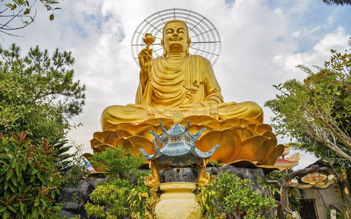 Der goldene Buddha in Dalat