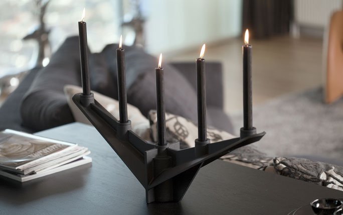 Schwarzer Kerzenständer aus Aluminium