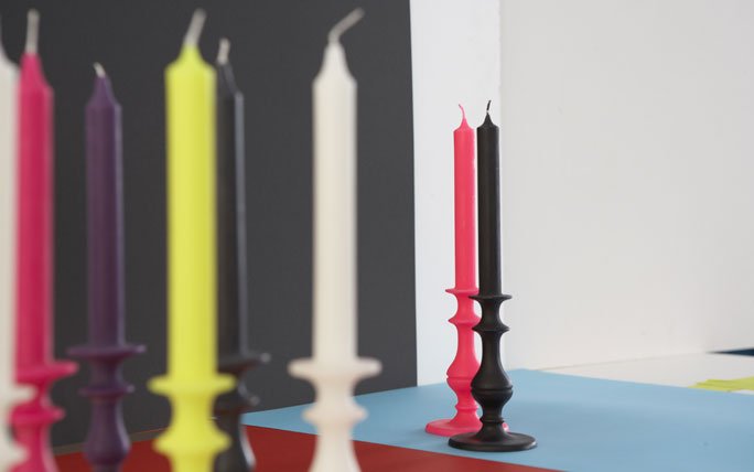 Paraffin-Kerzen in verschiedenen Farben