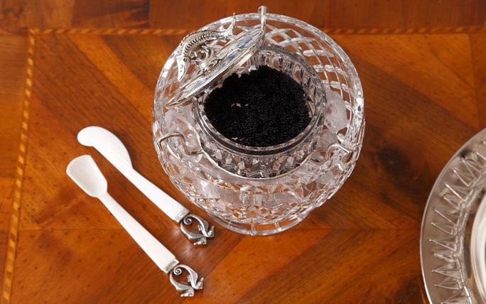 Tafelsilber: Kaviarschale aus Kristallglas