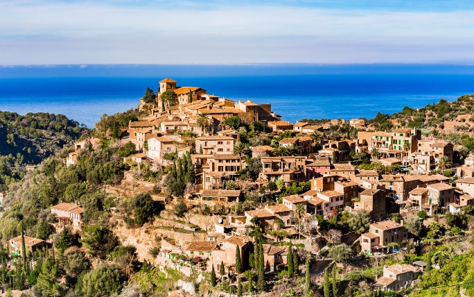 Deià bietet einen traumhaften Blick aufs Meer